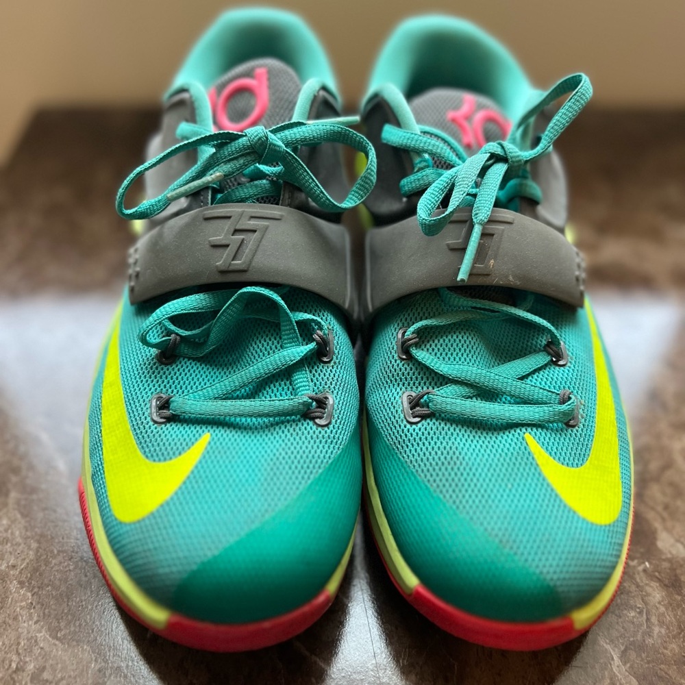 Nike KD 7 carnival Jade Size 7 Y